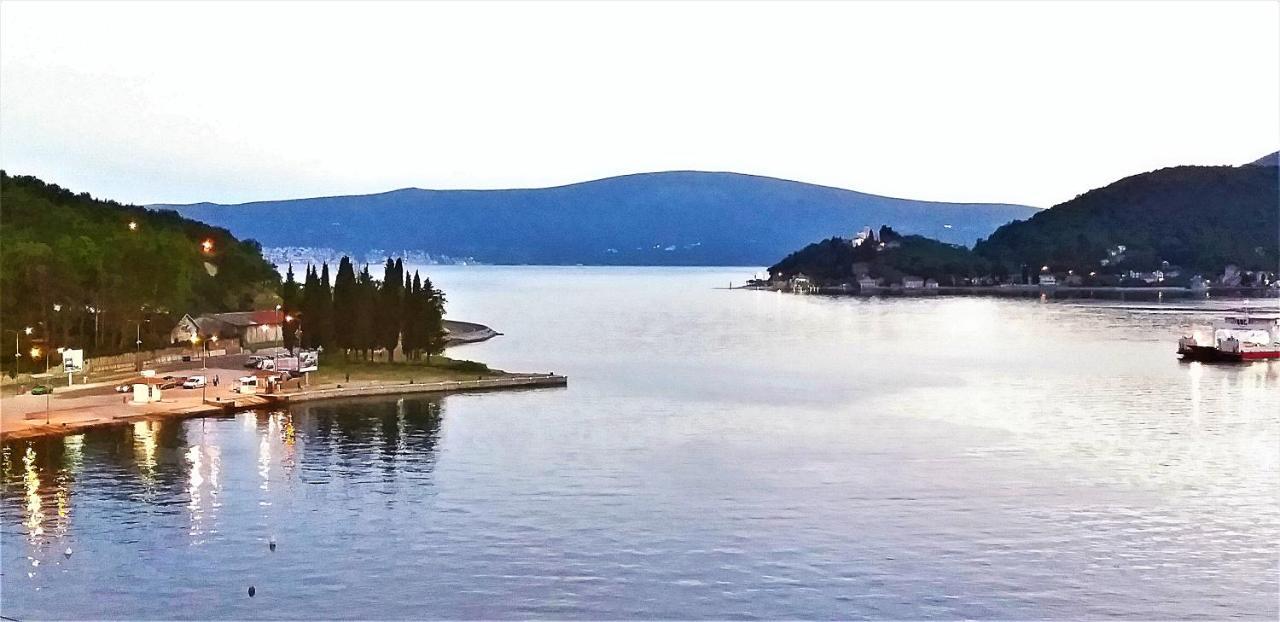 Apartments Okuka Tivat Exterior foto