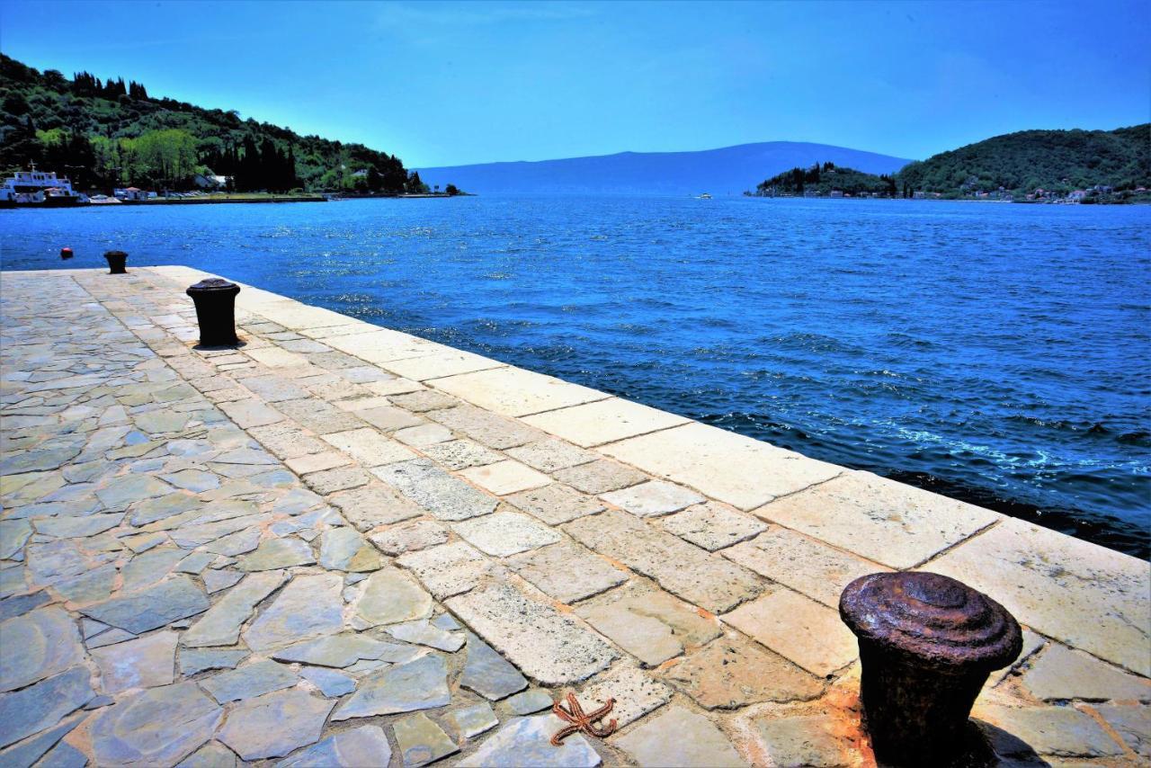 Apartments Okuka Tivat Exterior foto