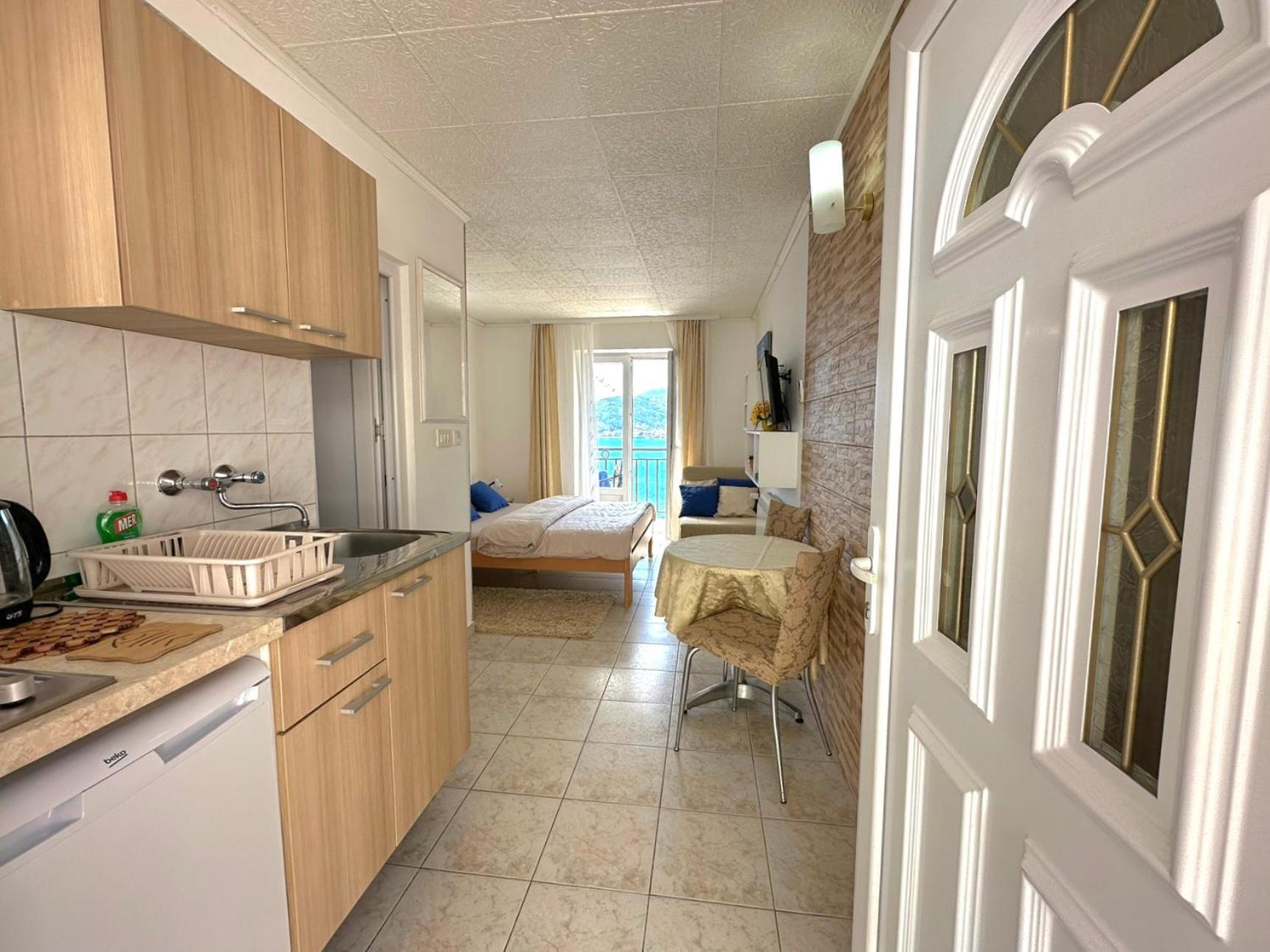 Apartments Okuka Tivat Exterior foto