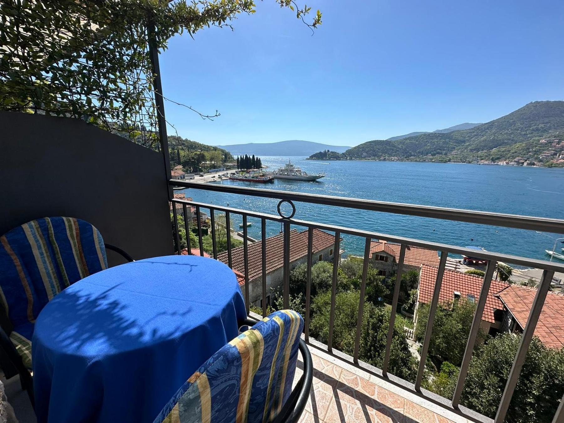 Apartments Okuka Tivat Exterior foto